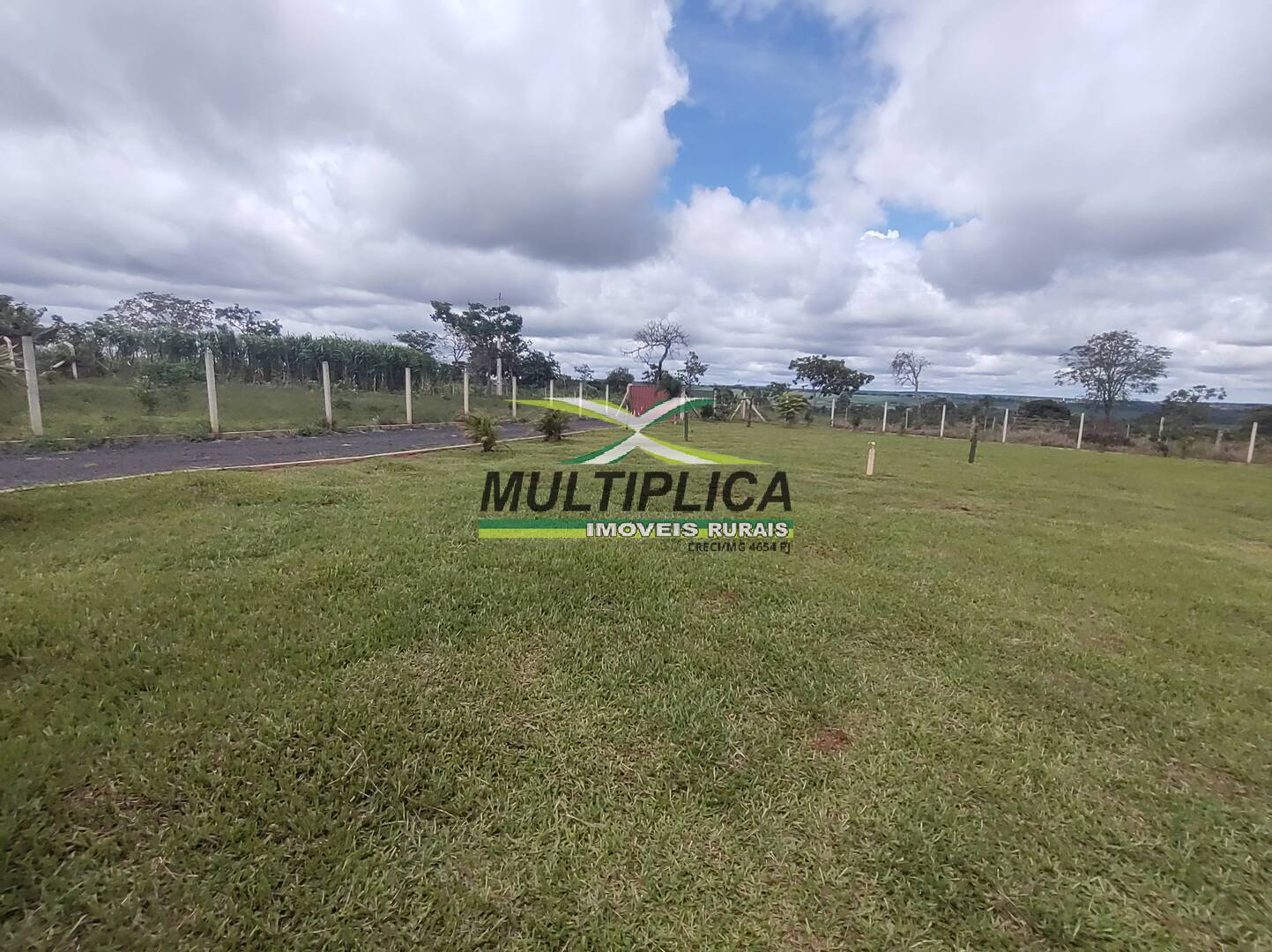 Chácara à venda com 3 quartos, 200m² - Foto 7