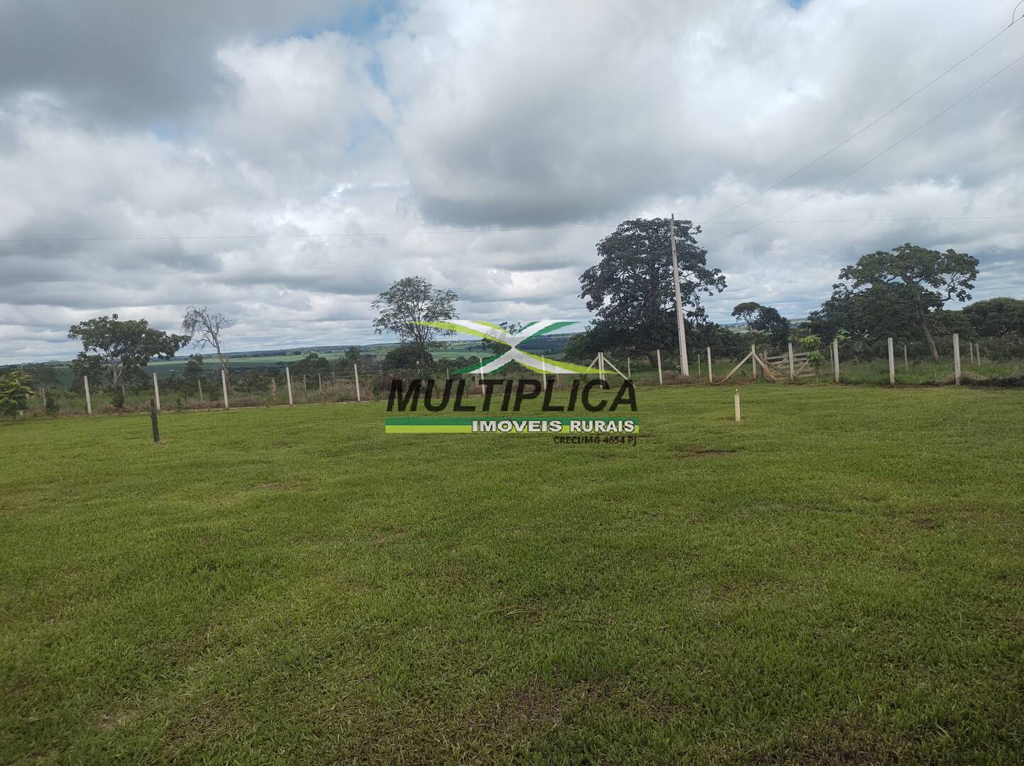 Chácara à venda com 3 quartos, 200m² - Foto 30