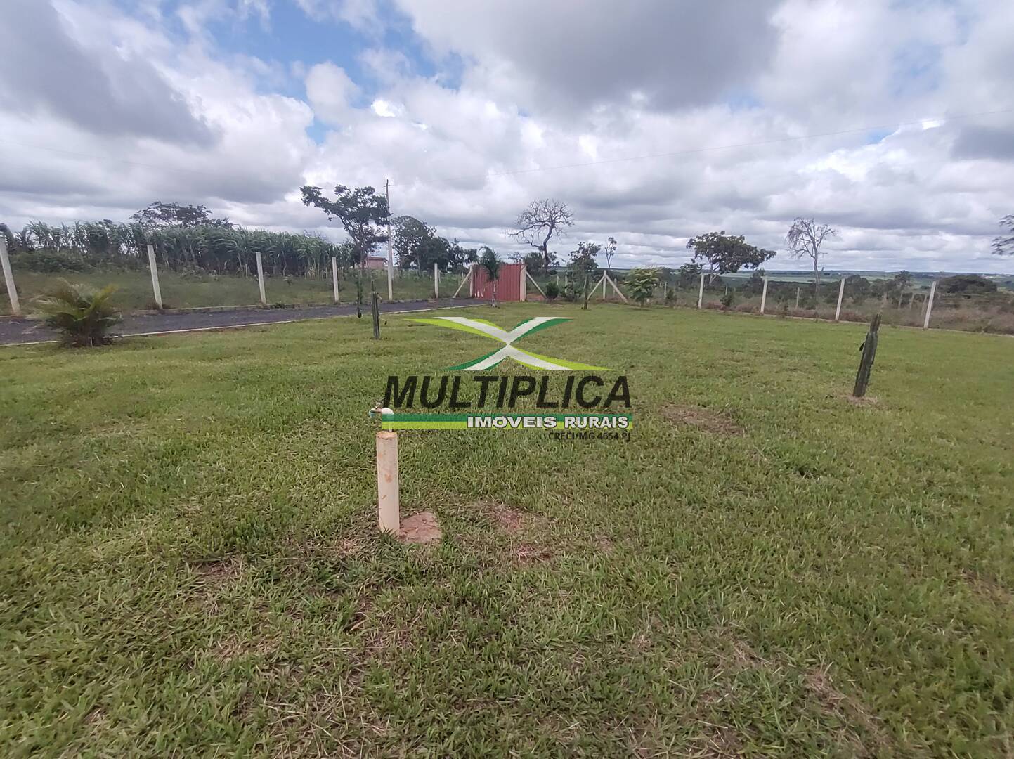 Chácara à venda com 3 quartos, 200m² - Foto 34