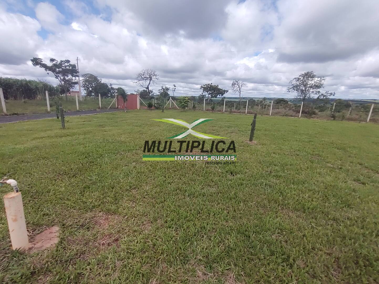 Chácara à venda com 3 quartos, 200m² - Foto 35