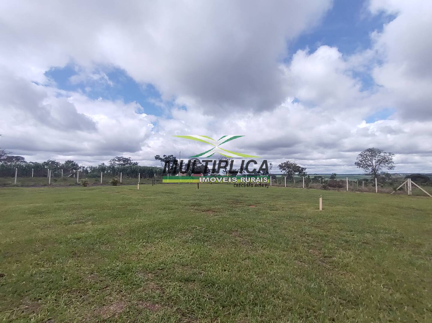 Chácara à venda com 3 quartos, 200m² - Foto 42