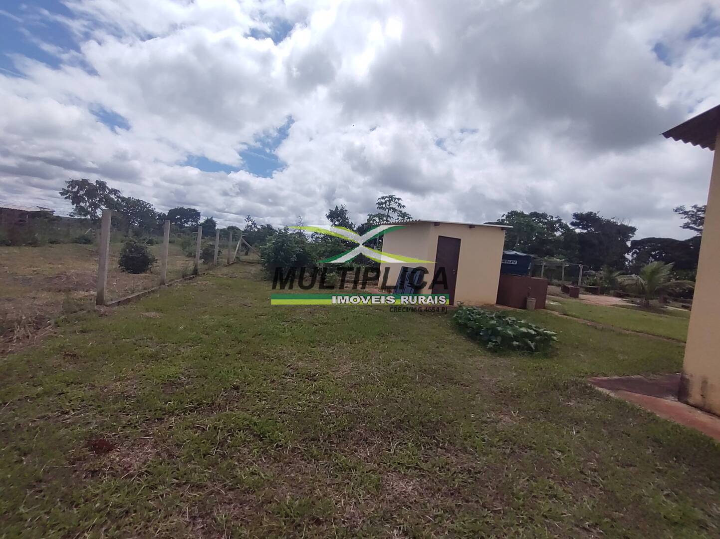 Chácara à venda com 3 quartos, 200m² - Foto 45