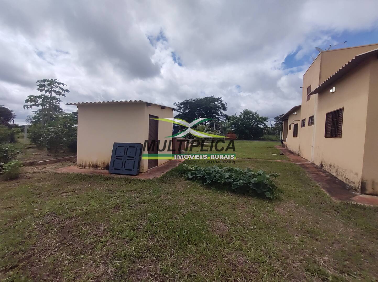 Chácara à venda com 3 quartos, 200m² - Foto 47