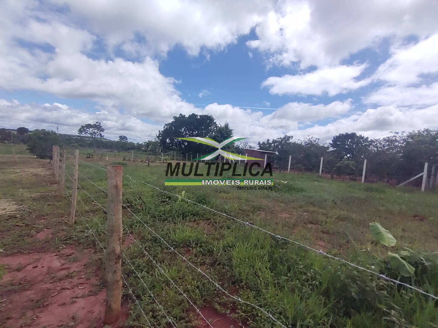 Chácara à venda com 3 quartos, 200m² - Foto 79