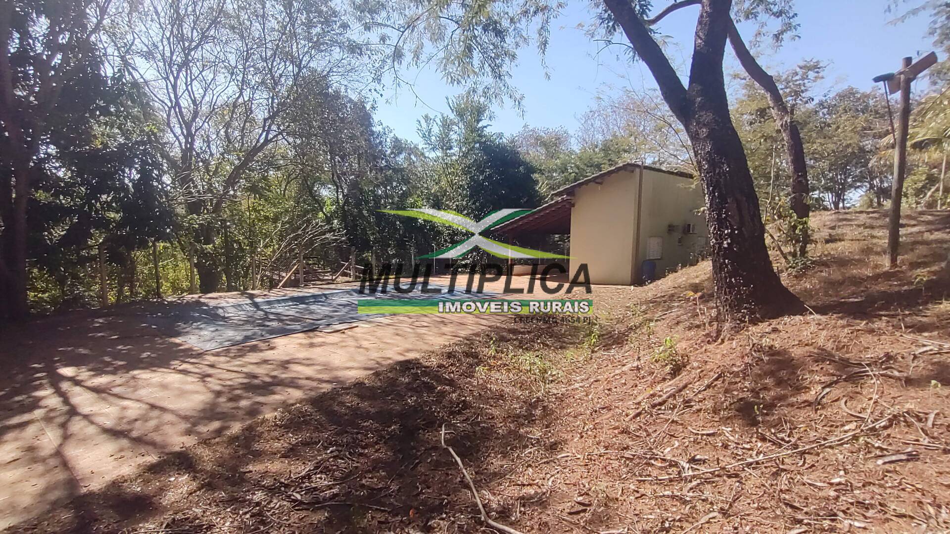 Chácara à venda com 6 quartos, 2m² - Foto 25