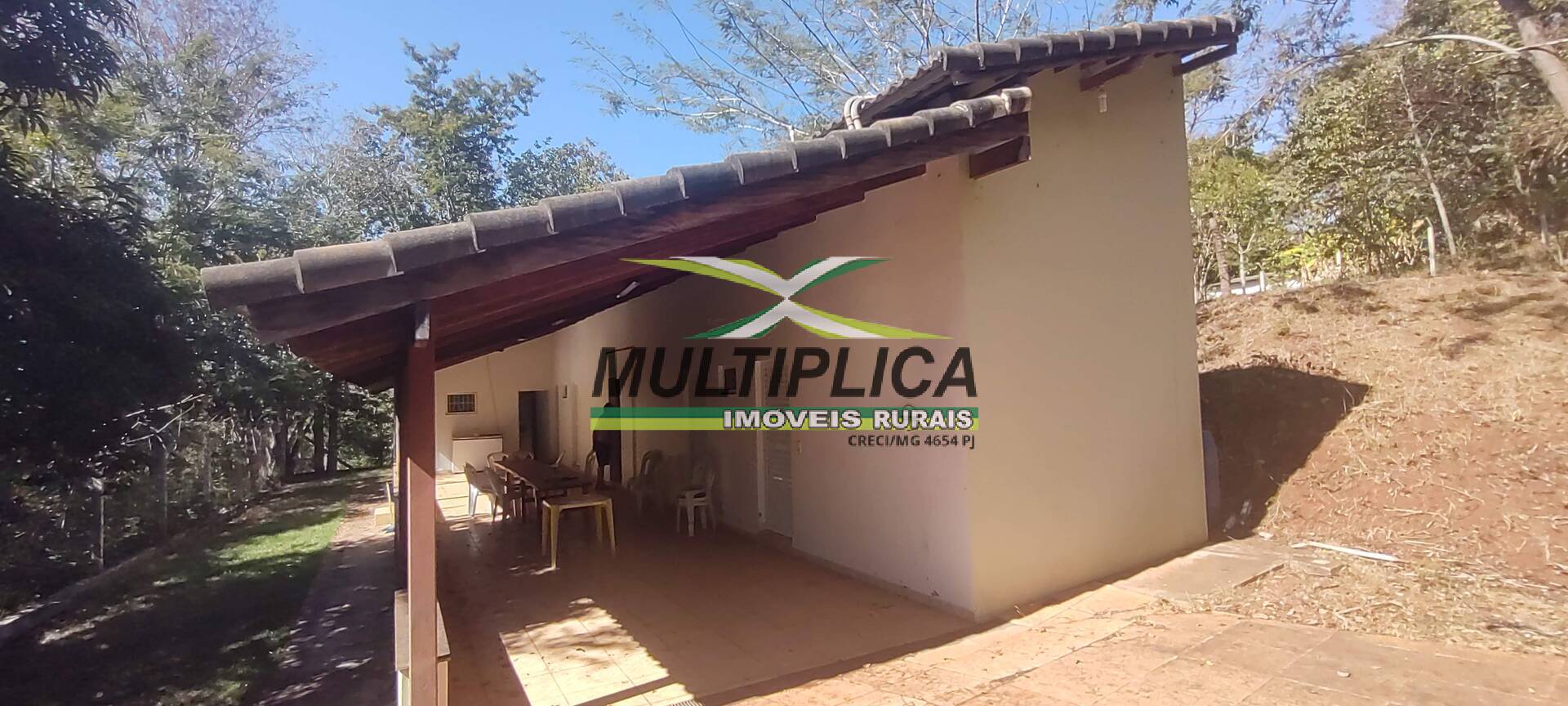 Chácara à venda com 6 quartos, 2m² - Foto 2